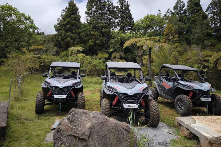 Parcourir toute l’île au volant d’un buggy de location.